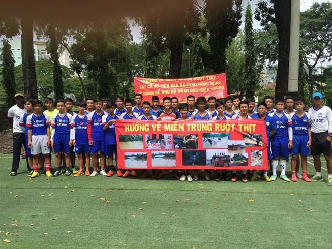 Tình cầu thủ lúc hoạn nạn