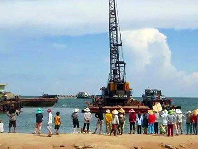 Ngừng dự án nạo vét cát vì dân không đồng thuận