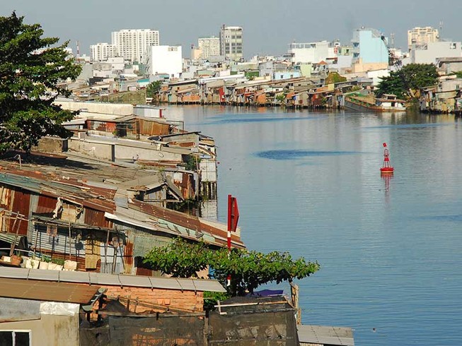 Xóa trắng nhà ven kênh chưa hẳn hiệu quả