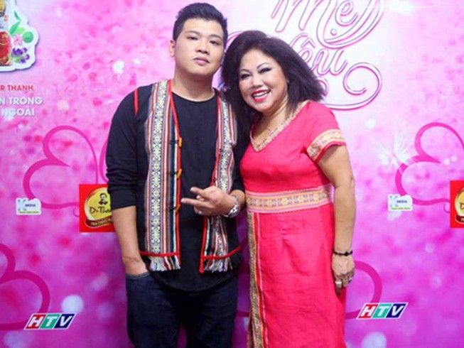 Mẹ con ca sĩ Siu Black cùng trở lại sân khấu