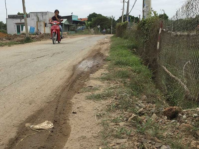 Thi công đường cao tốc làm nứt đường