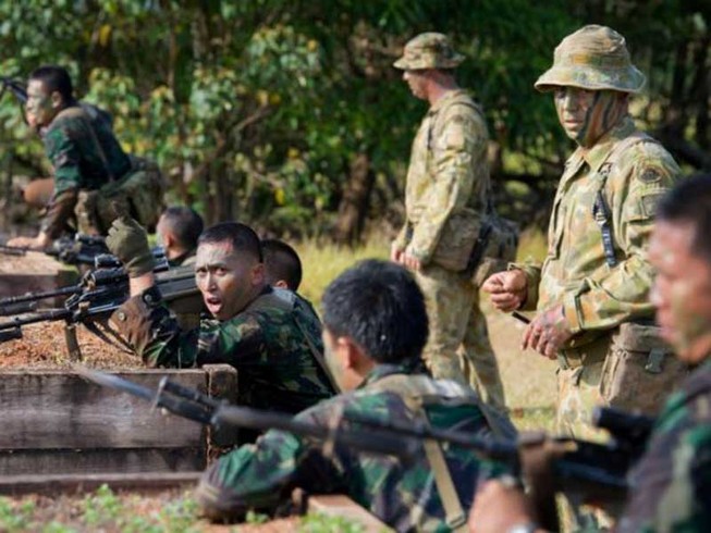 Vì sao Indonesia hoãn hợp tác quân sự với Úc?