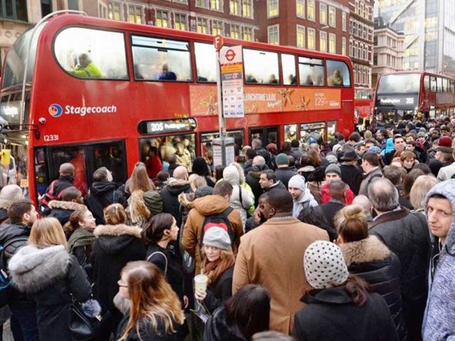 Tàu điện ngầm London tê liệt do đình công