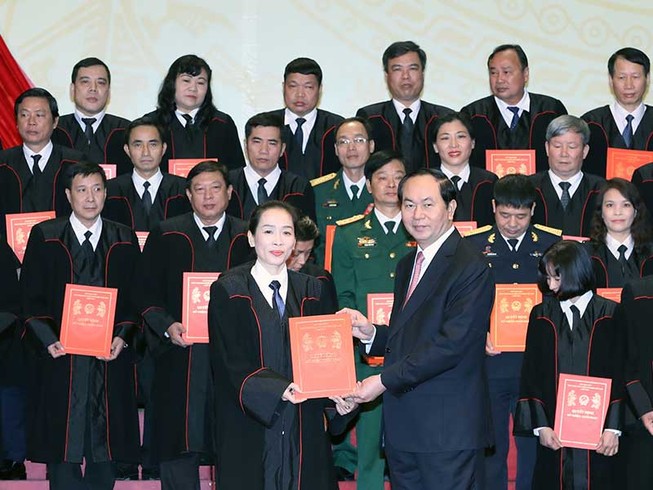 ‘Thẩm phán không khoan nhượng với tham nhũng, lãng phí’
