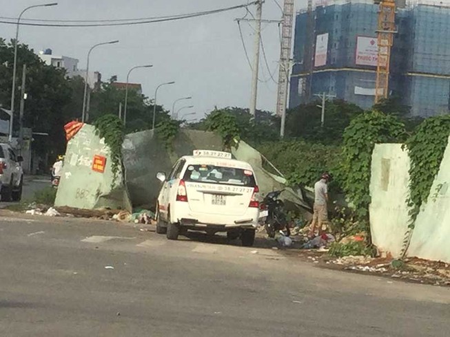 Treo thưởng cho người phát hiện xả rác, tiểu bậy