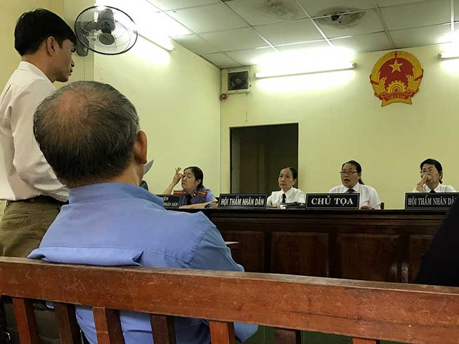 Chỉ nên ‘xử’ cán bộ tòa vi phạm trong tố tụng
