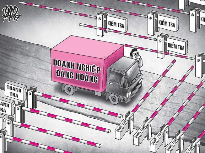 Ngày đi kinh doanh, tối đi 'quan hệ'