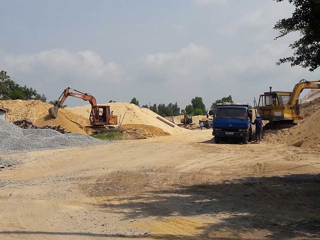 Chịu hết nổi 11 cơ sở kinh doanh cát gây ô nhiễm