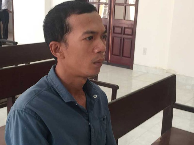 Xử án giao thông, truy luôn tội xài bằng giả