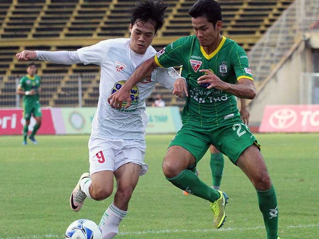 Vòng 5 V-League: Công Phượng và đồng đội dưới 2 màu áo
