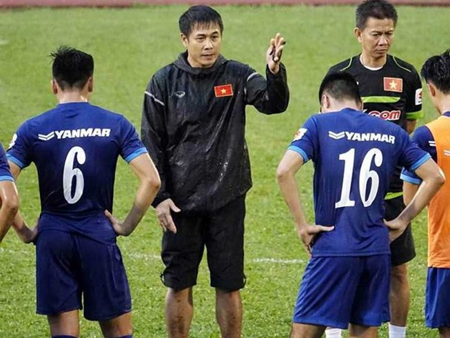 HLV Hữu Thắng vui và lo cho cầu thủ trẻ