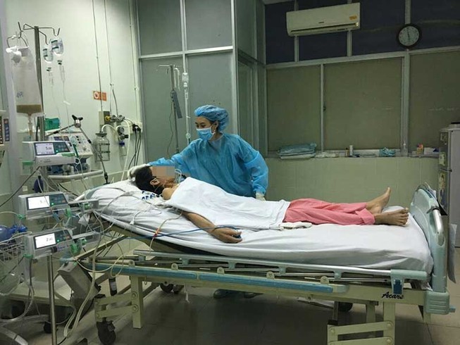 Ca mổ tim đặc biệt cứu bệnh nhân HIV