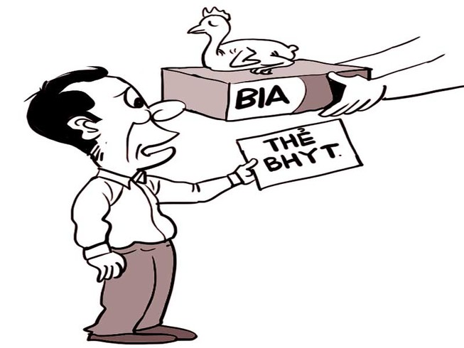 Đổi gà, bia lấy thẻ bảo hiểm y tế