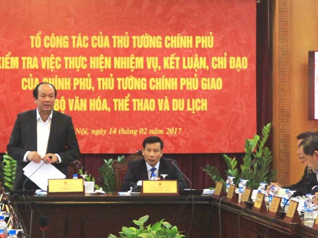 Thúc thủ trước nạn lễ hội, bộ trưởng VH-TT&DL bị phê