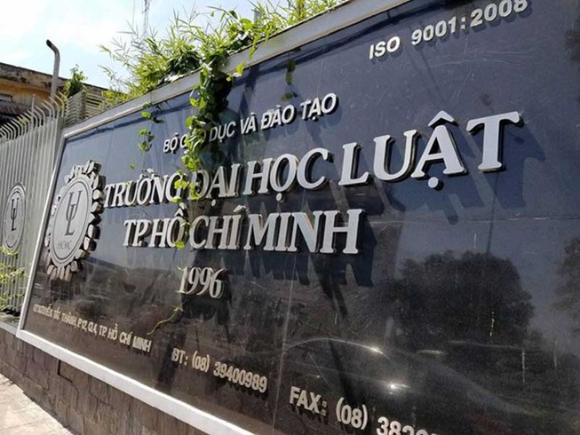Những câu hỏi trong vụ sinh viên phôtô giáo trình