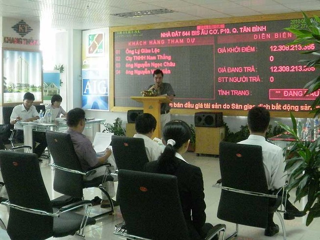 Đấu giá: Rao 1 bán được gấp đôi
