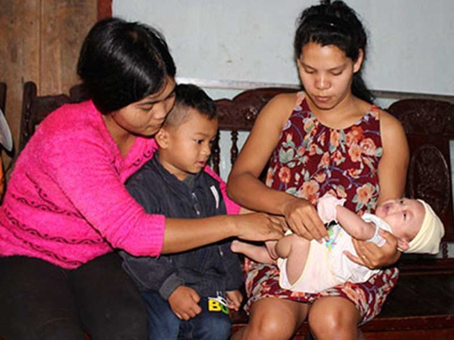 Người mẹ trót dại đã được nhận lại con