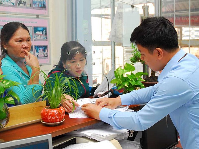 Làm giấy cho nhà đất mua giấy tay: Vẫn chờ hướng dẫn?
