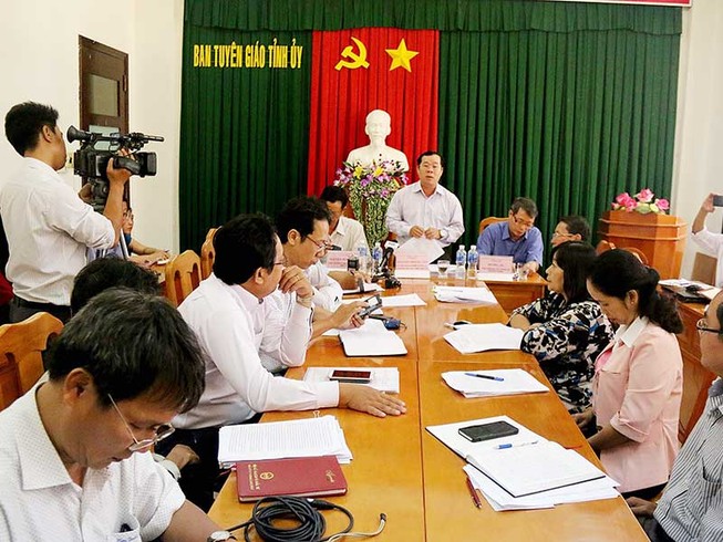 Xem xét toàn diện vụ còng tay ở Trường Thanh Nguyên