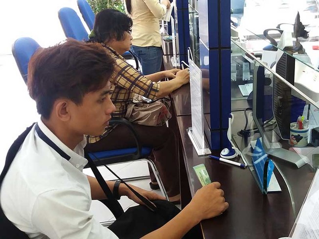 Mua ngân hàng 0 đồng, ai bảo vệ người gửi tiền?
