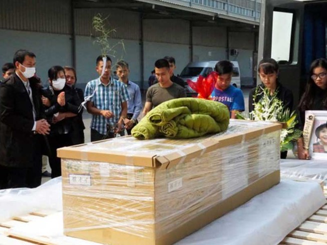 Xuất hiện hình ảnh nghi người theo dõi bé Nhật Linh