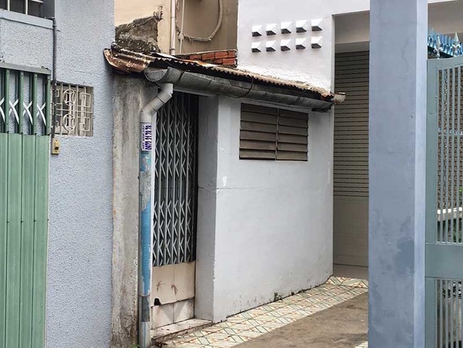 Tá hỏa vì lỡ mua nhà trên cống