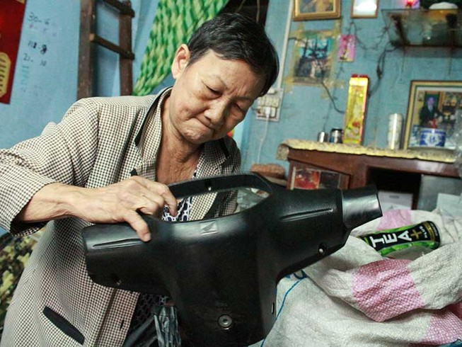 Chuyện đời bà Út ve chai