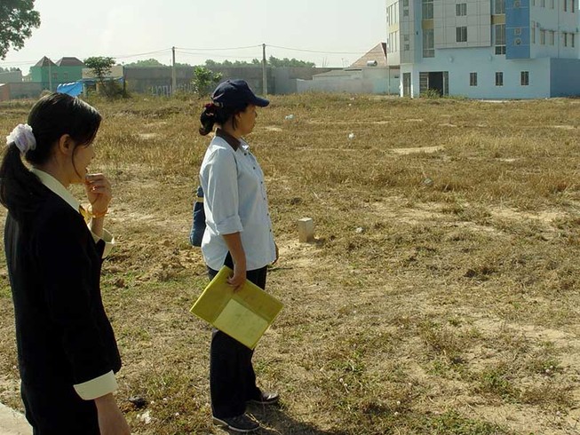 Giá đất vùng ven ‘nóng bỏng tay’
