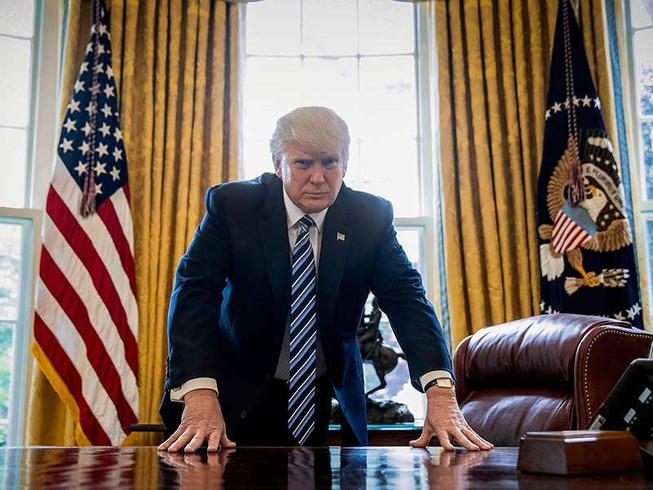 Đóng cửa chính phủ: Ông Trump đang đùa với lửa?