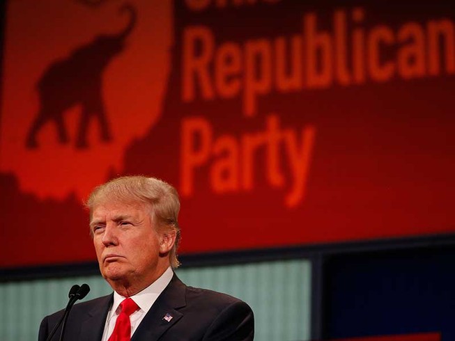 Thành trì bảo vệ ông Trump đang lung lay