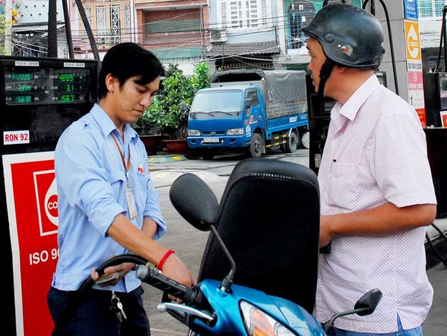 Dán tem cây xăng để trị gian lận