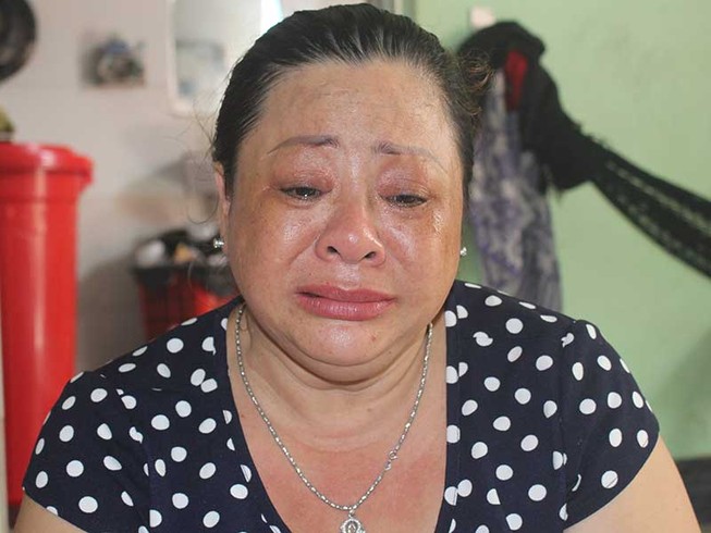 Cuộc chiến giành con giữa mẹ nuôi và... cha đẻ