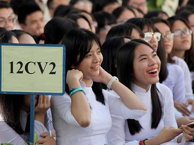 Sẽ bị cấm thi học kỳ nếu không mua BHYT?