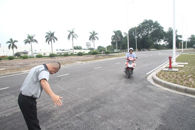 ‘Thượng đế’ Việt ngỡ ngàng trước ông chủ cây xăng Nhật