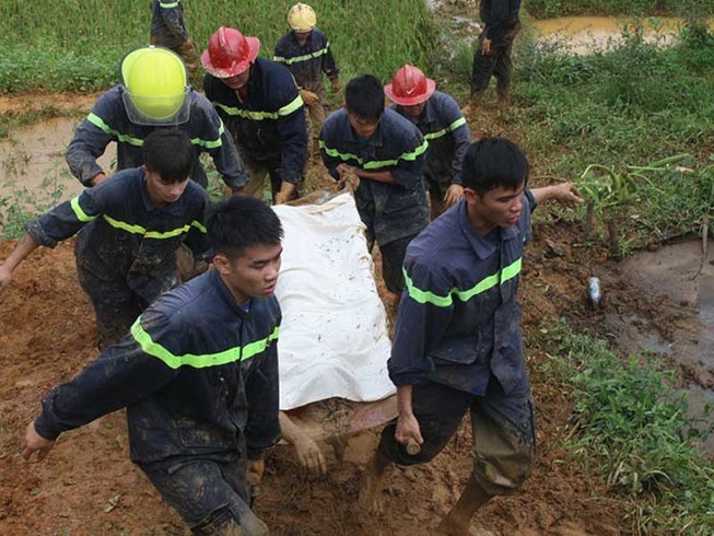 Tang tóc xóm Khanh