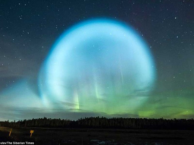 Hiện tượng ánh sáng lạ xuất hiện trên bầu trời Nga