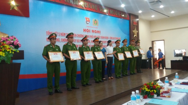 Thiếu kiên trì trong các hoạt động phong trào