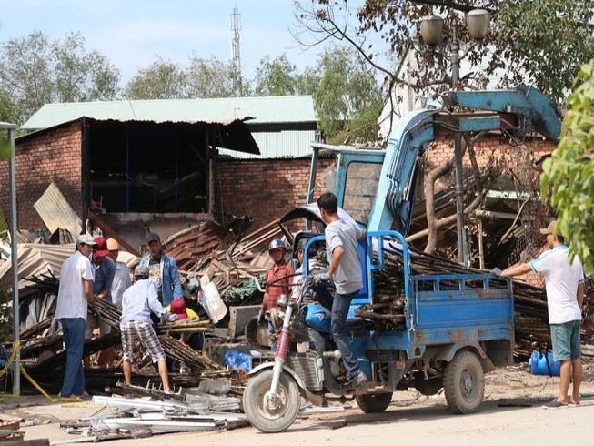 Sau vụ cháy đầu năm, người dân lao đao