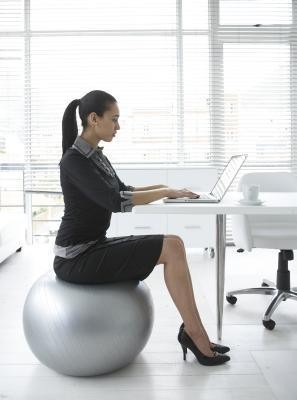 7 cách giảm cân từ bàn làm việc