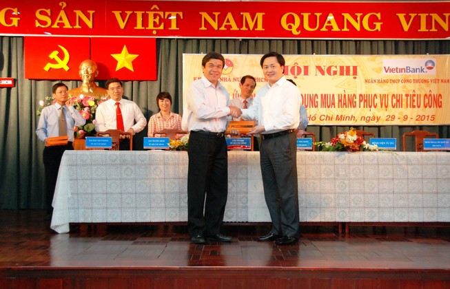 Triển khai thẻ tín dụng phục vụ chi tiêu công