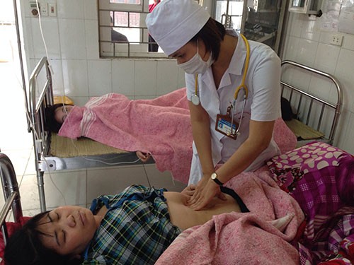 Hà Nội: Hàng trăm công nhân bị ngộ độc thực phẩm