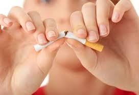 Bộ trưởng Y tế đề nghị cấm hút thuốc trong đám cưới, lễ tang
