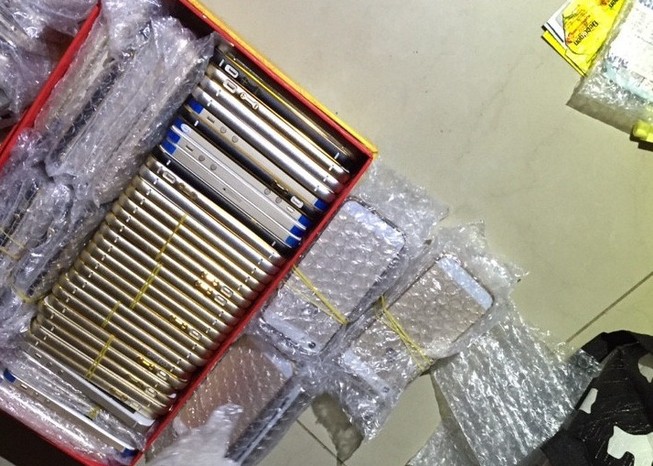 Phát hiện gần 300 chiếc Iphone dỏm trong phòng trọ