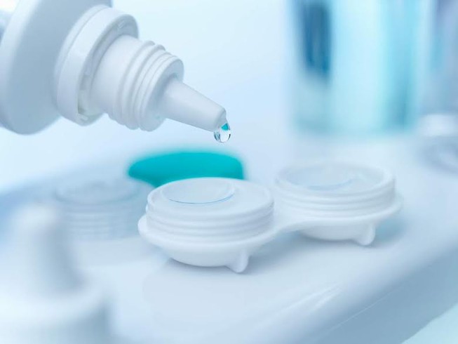 Những tác hại khi đeo kính áp tròng