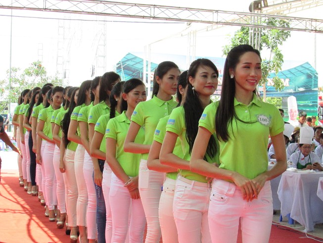 Cùng ngắm các thí sinh Hoa khôi ĐBSCL 2015 trước giờ chung kết