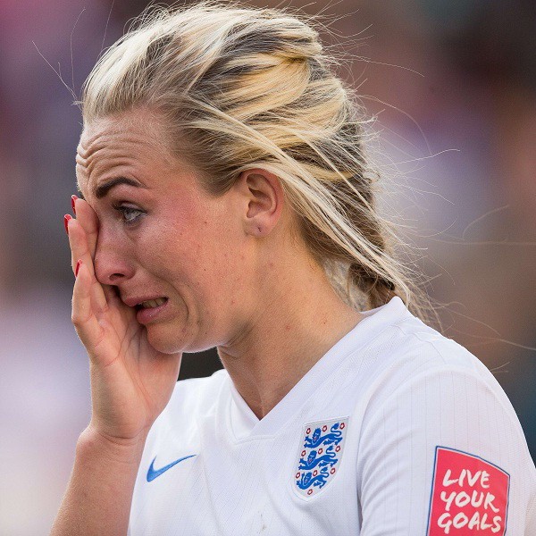 HLV Mark Sampson: ‘Laura trở về Anh như một người hùng’