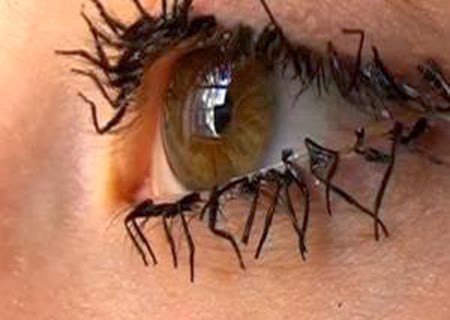 Tác hại khó lường khi gắn mi giả