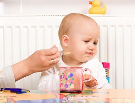 Trẻ kén ăn có thể mắc vấn đề về sức khỏe tâm thần