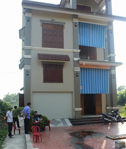 Bị bỏng xăng khi tranh quyền thừa kế nhà