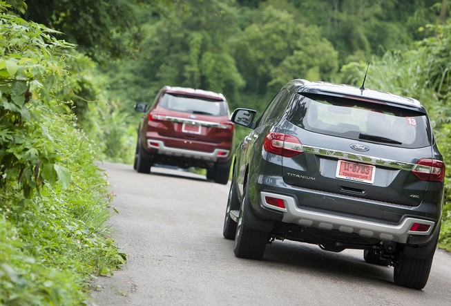 Một ngày 'nhún nhảy' cùng Ford Everest 2016 ở Chiang Rai